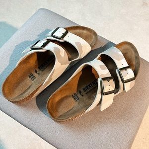 BIRKENSTOCK ARIZONA SANDAL • EU 40 • US 9